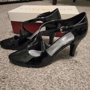 Covington Crissy Size 6 Patent Leather Black Pumps Pointy Toe